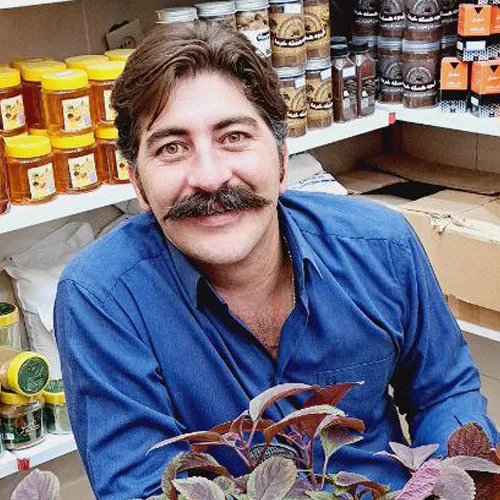 مشتری حکیم گلزاری برای سایت طب سنتی